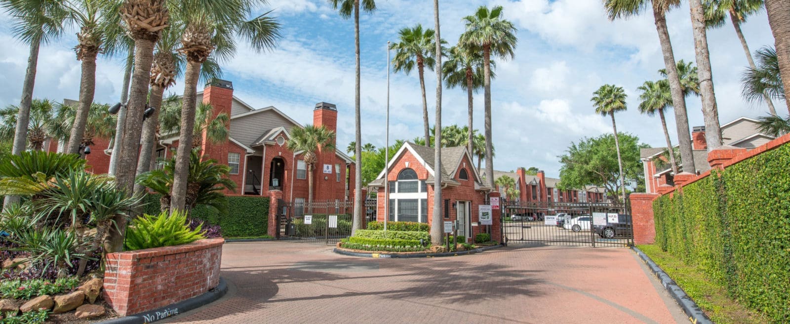 Alister Galleria Apartments Mill Creek Residential