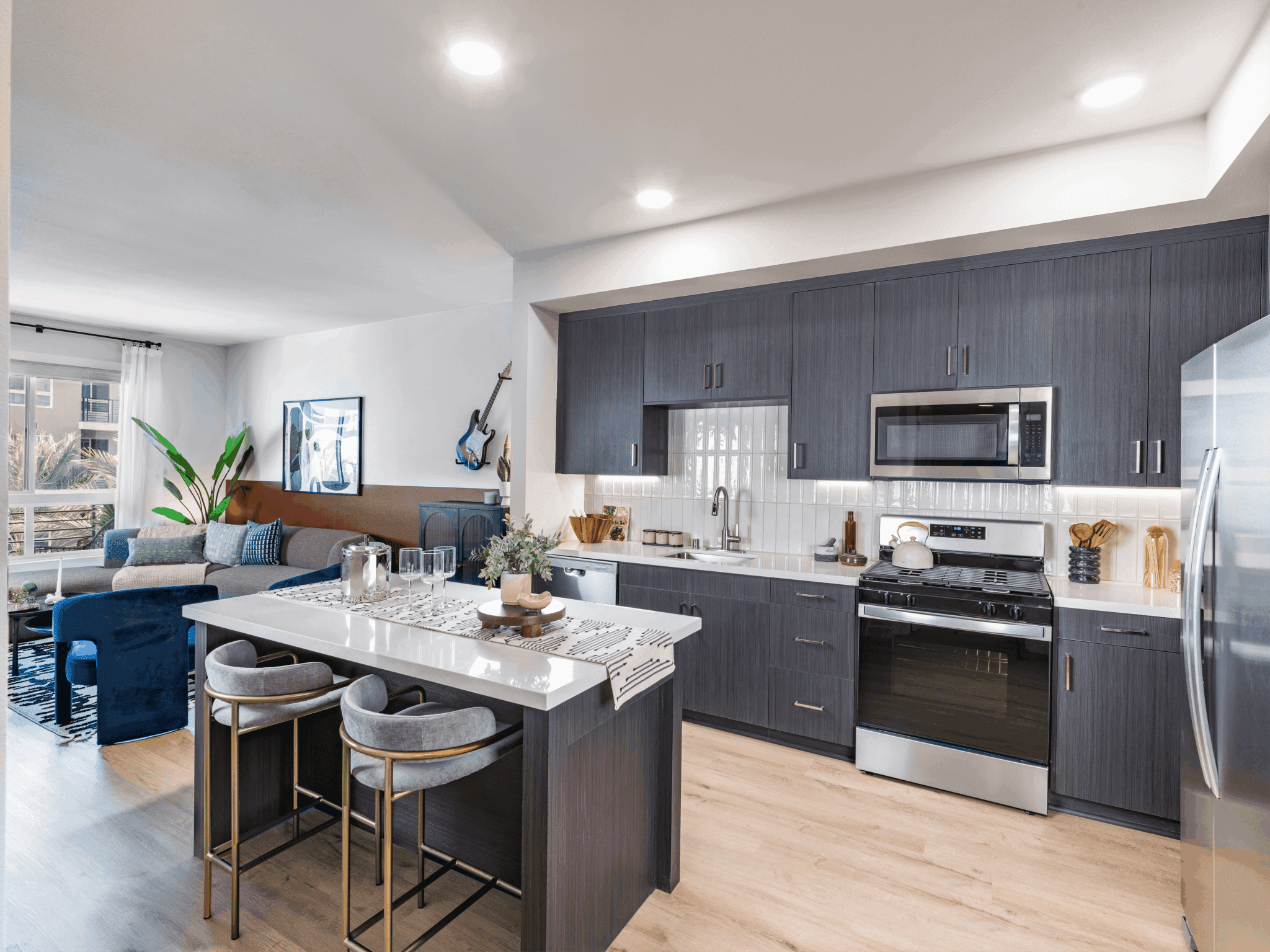 Modera Pomona 1 of 2